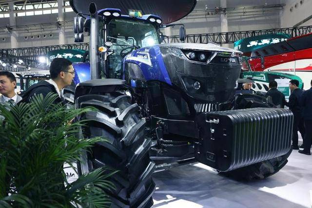 濰柴雷沃新能源拖拉機閃耀2025國際農機展:新能源